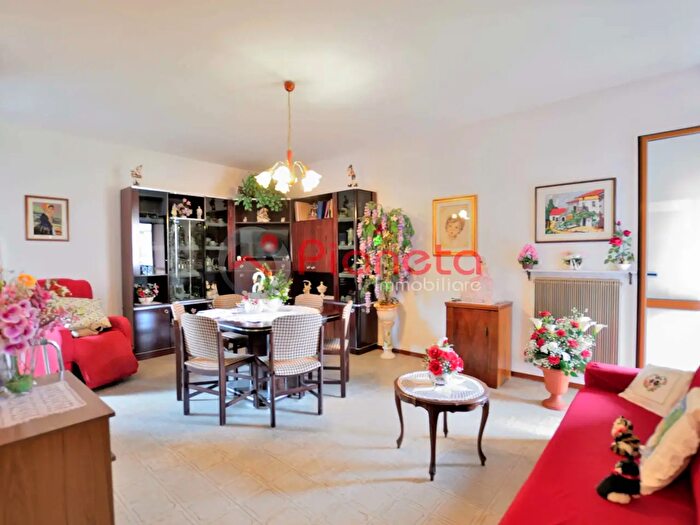 Appartamento bilocale in vendita in Piazzale Papa Giovanni XXIII, Casnigo