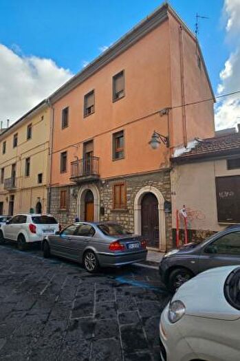 Casa con 6 locali in vendita in Via del Popolo, Potenza