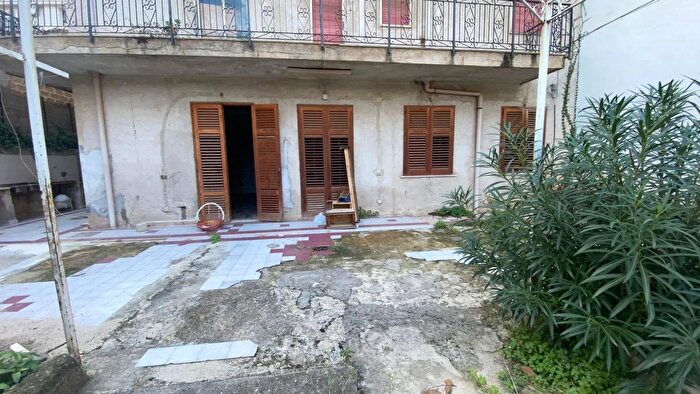 Appartamento con 6 locali in vendita in Via Torretta Carini Palermo, Carini