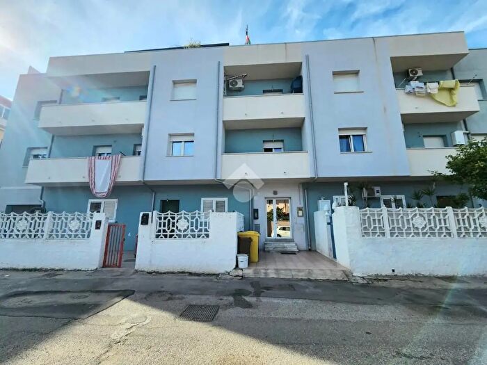 Appartamento trilocale in vendita in Via Alberto Bedarida, Catanzaro