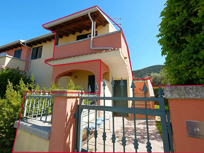 Casa bilocale in vendita in Via Is Cogottis, SantAnna Arresi