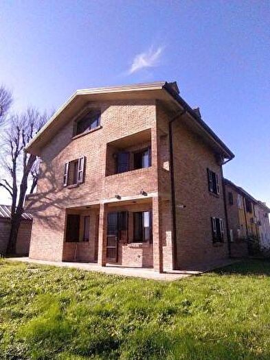 Casa con 6 locali in vendita in Via del Passo, Ferrara