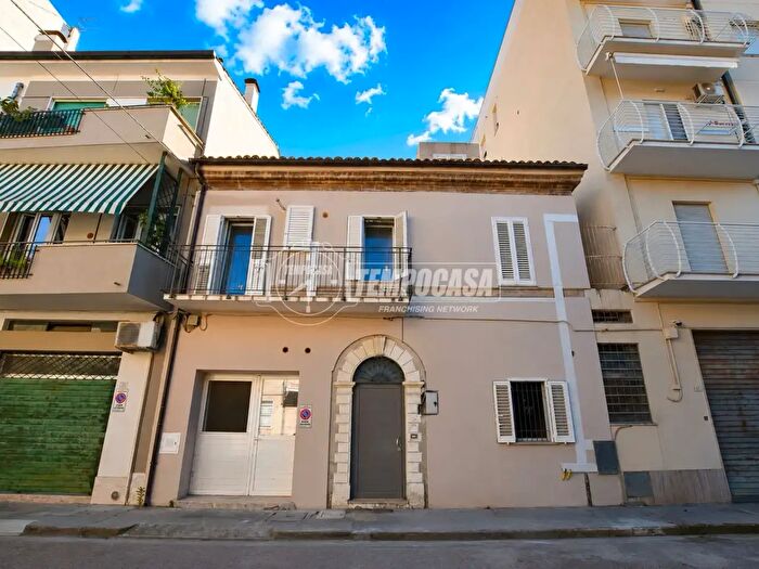 Appartamento quadrilocale in vendita in Via Tommaso Salvadori, Porto San Giorgio