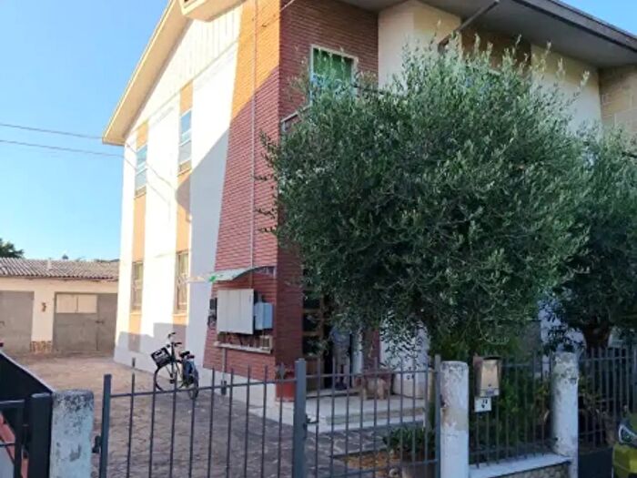 Casa con 6 locali in vendita in Via Settemb, Bagnacavallo