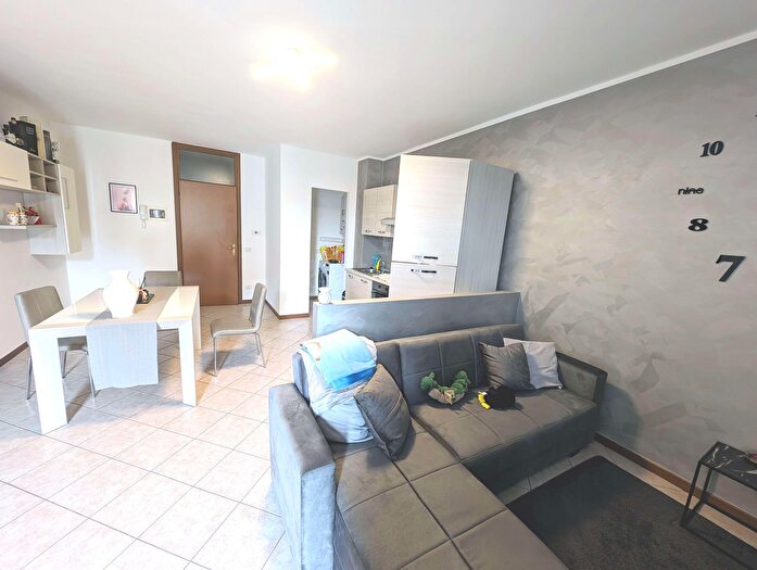 Appartamento bilocale in vendita in Via Varese Malnate, Malnate