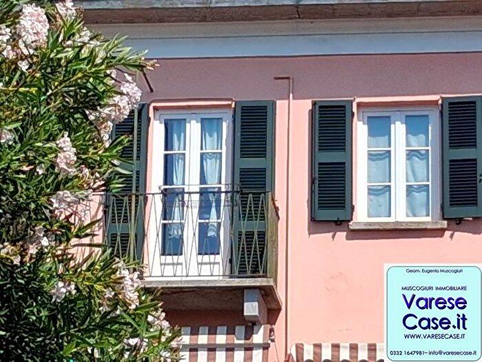 Appartamento bilocale in affitto in Via Visconti, Centro, Angera