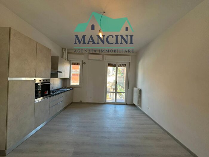 Appartamento quadrilocale in affitto in Crivelli, Jesi