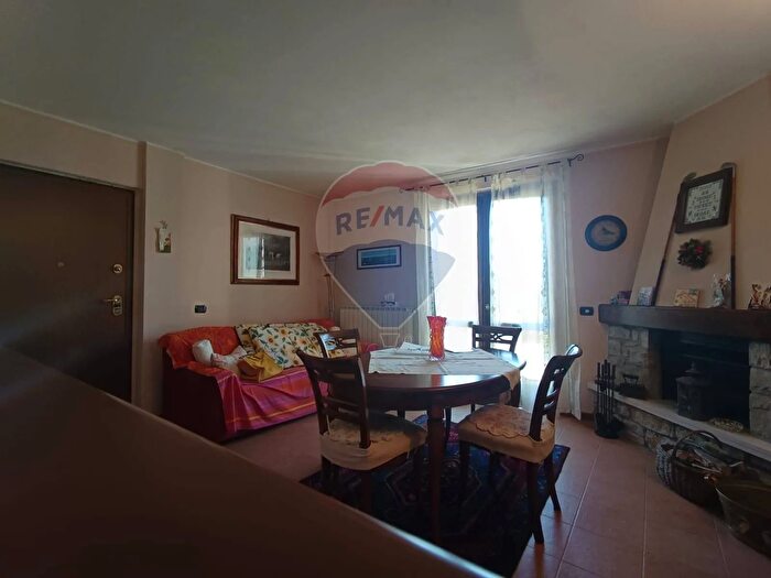 Casa bilocale in vendita in Via Poletti, Alta Valle Intelvi