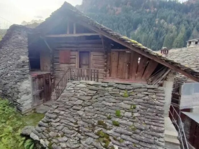 Casa con 11 locali in vendita in Fervento di Sopra Boccioleto Vercelli Piemonte Italia, Boccioleto