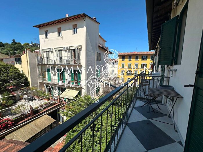 Appartamento con 5 locali in affitto in Viale Vasco Pratolini, San Frediano, Firenze