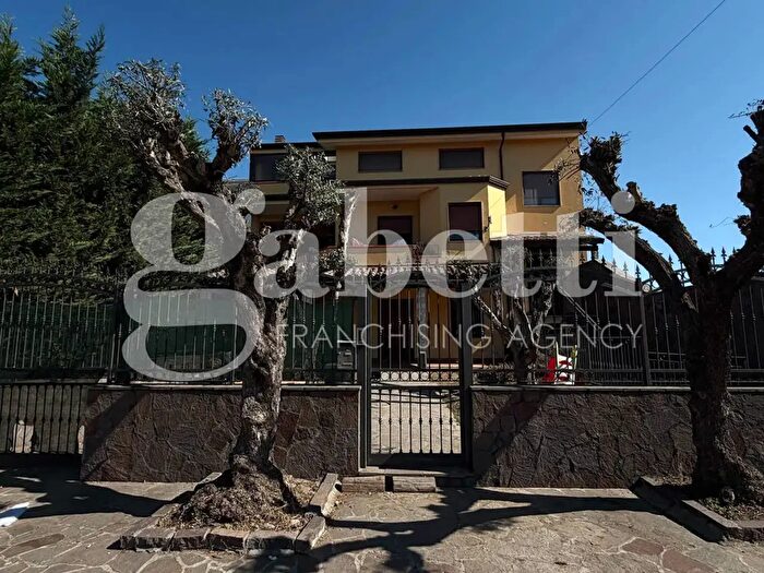 Casa con 5 locali in vendita in Strada Provinciale San Marcellino, San Marcellino
