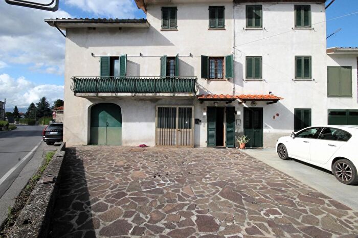 Casa con 6 locali in vendita in Ia Cortinella, Capannori