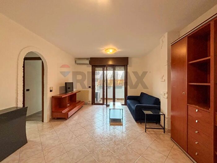 Appartamento trilocale in affitto in Via Prima Strada, Lainate