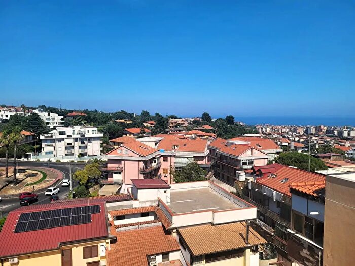 Appartamento quadrilocale in vendita in Via Donato Bramante, Gravina Di Catania