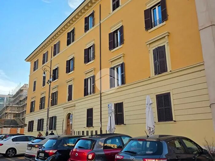 Appartamento bilocale in vendita in Piazza di San Francesco d'Assisi, Roma
