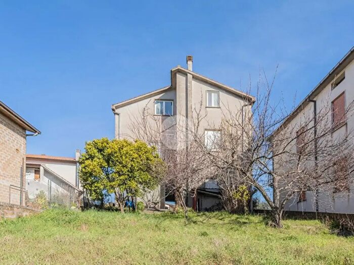 Casa con 7 locali in vendita in Via Sp, Gallese