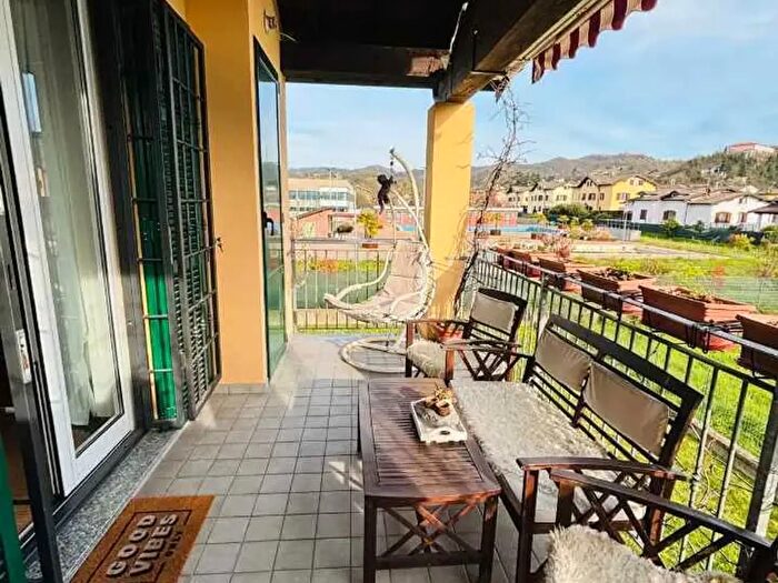 Appartamento con 7 locali in vendita in Piovera, Stazzano