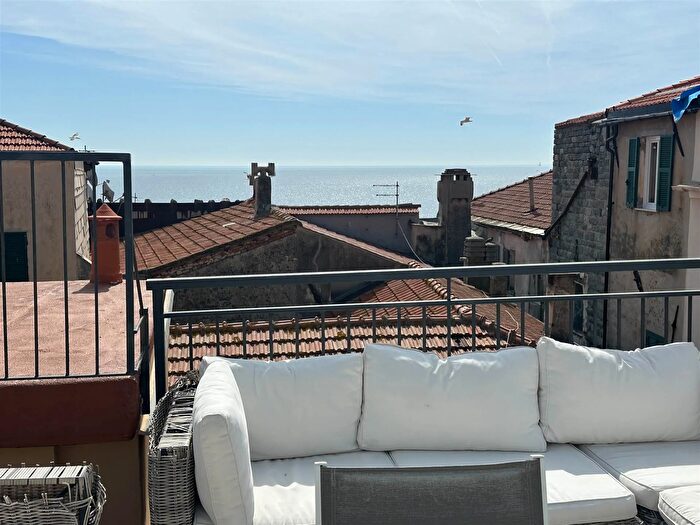 Appartamento quadrilocale in affitto in Noli Savona Sv, Noli