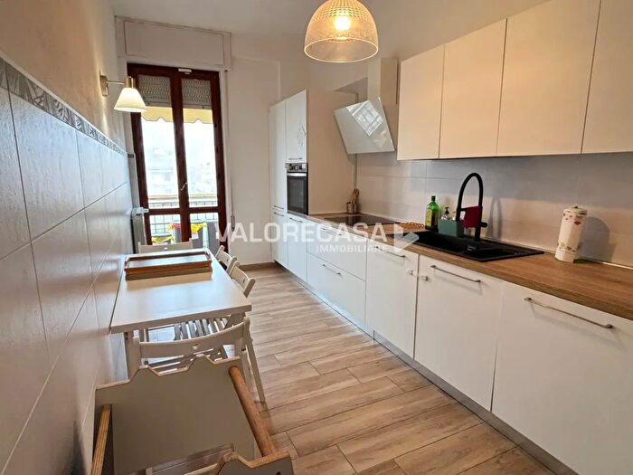 Appartamento con 5 locali in vendita in Via San Giovanni Bosco, Carrara