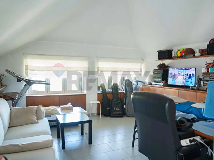 Appartamento trilocale in vendita in Via Raffaello Sanzio, Lainate