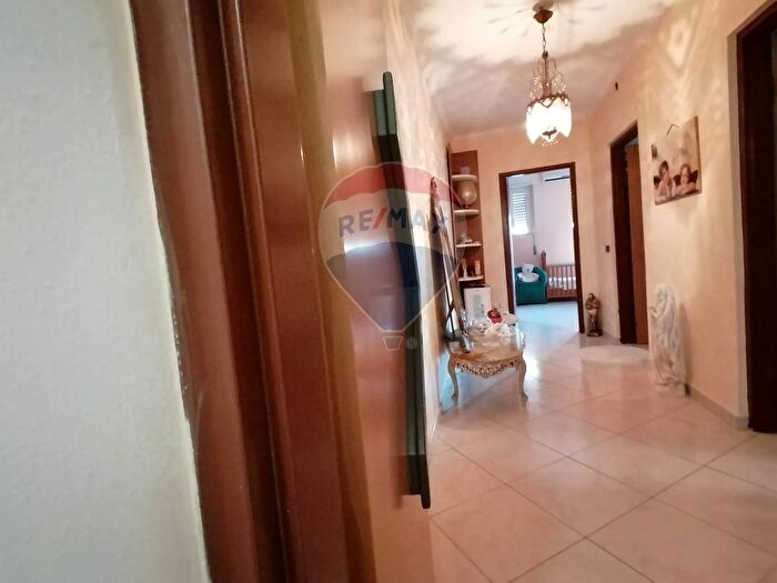 Casa con 6 locali in vendita in Via Rosolino Pilo, Comiso