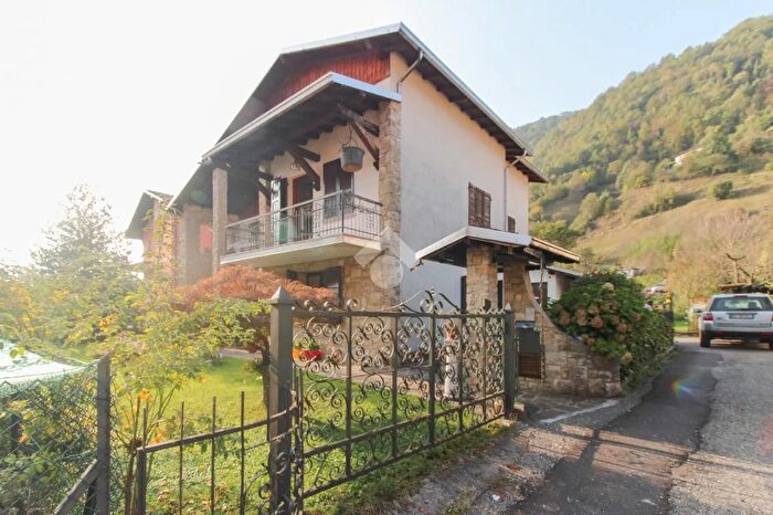 Casa quadrilocale in vendita in Via Mocenigo, Vestone