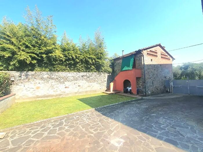 Casa con 6 locali in vendita in della Francese, Capannori