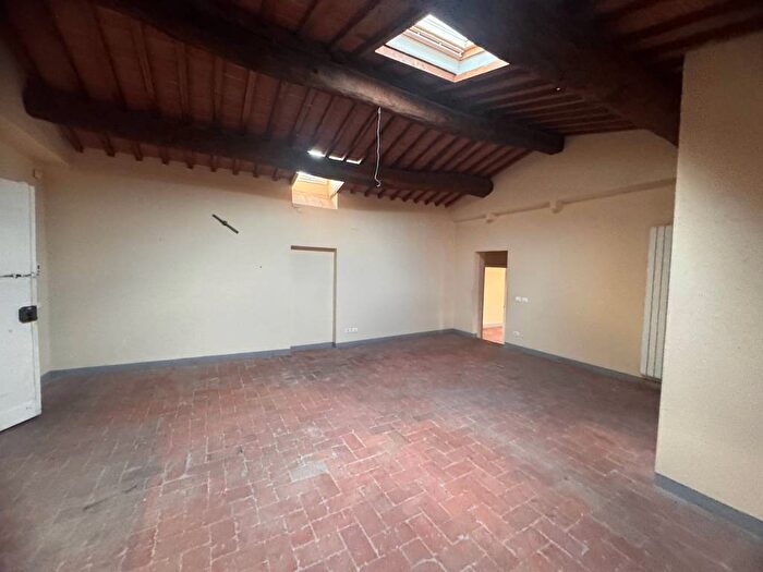 Appartamento quadrilocale in affitto in Via di Poggio, Piazza Napoleone San Michele, Lucca