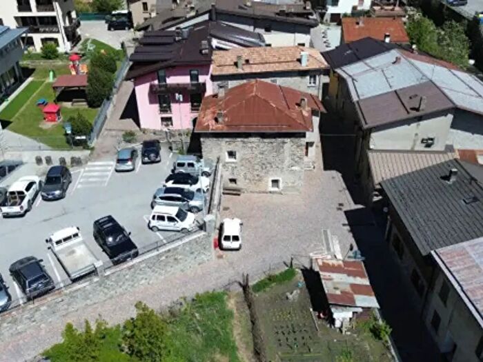 Casa con 6 locali in vendita in Temu'