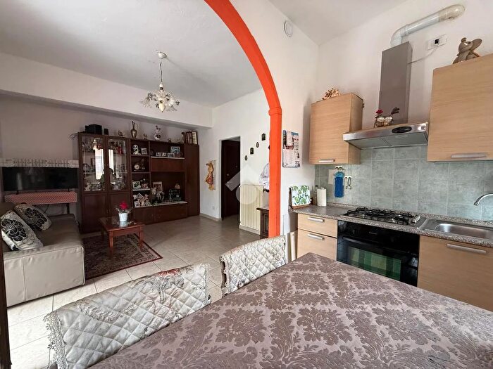 Appartamento trilocale in vendita in Via Geroni, Artogne