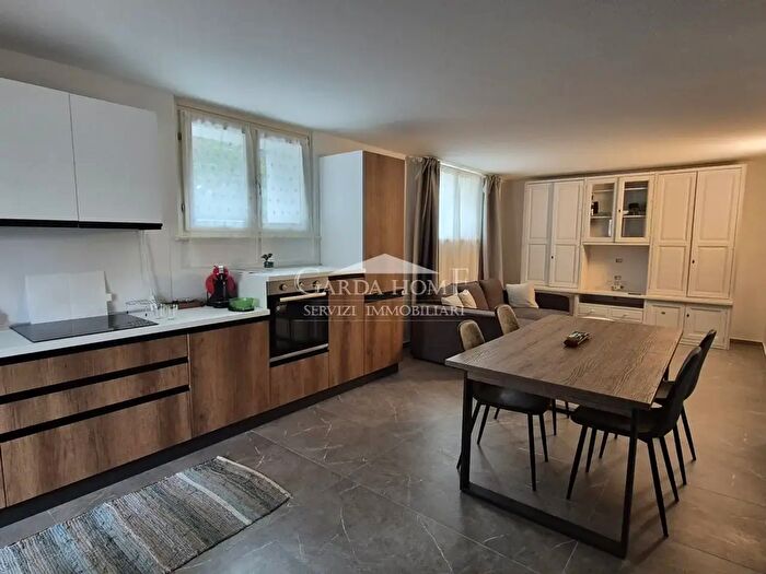 Appartamento trilocale in affitto in Via Bonvicino, Desenzano Del Garda