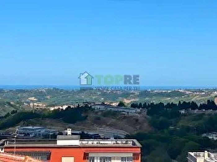 Appartamento con 5 locali in vendita in Via Milano Chieti Ch, Chieti