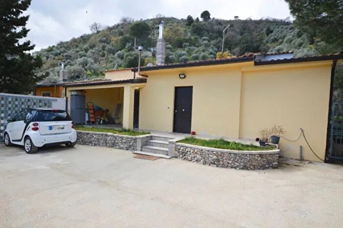 Casa quadrilocale in vendita in CoriglianoRossano Via Seconda Acqua di Vale, CoriglianoRossano