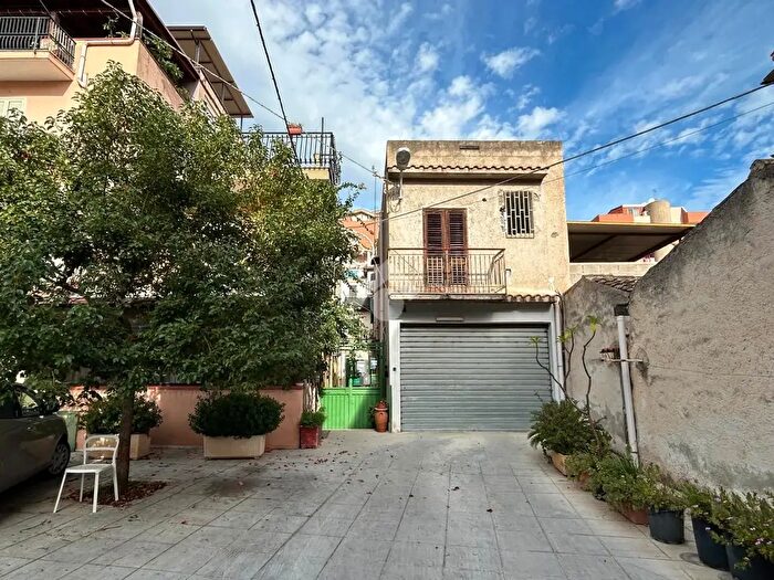 Appartamento bilocale in vendita in Cortile della Chiesa, Palermo
