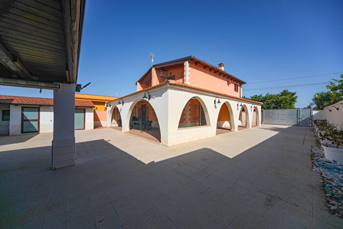 Casa con 10 locali in vendita in Via Marco Polo, Siracusa