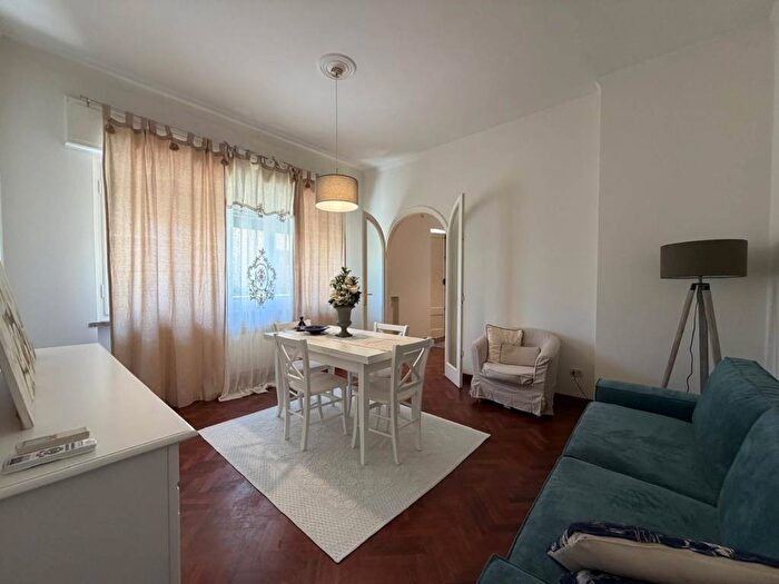 Casa con 6 locali in affitto in Via Carlo Pisacane, Marco Polo Don Bosco, Viareggio