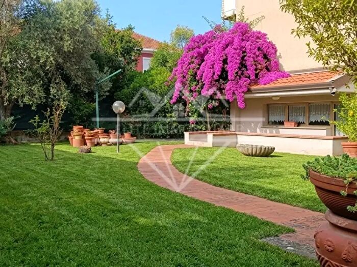 Casa con 6 locali in vendita in Rovinciale Avenza Sarzana, Carrara