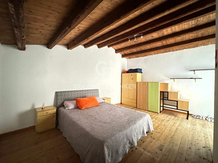 Casa con 5 locali in vendita in Piazza Daniele Manin, Vittoria