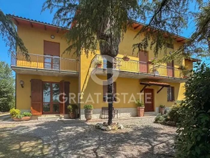 Casa con 6 locali in vendita in Via Ferrer, Chiusi