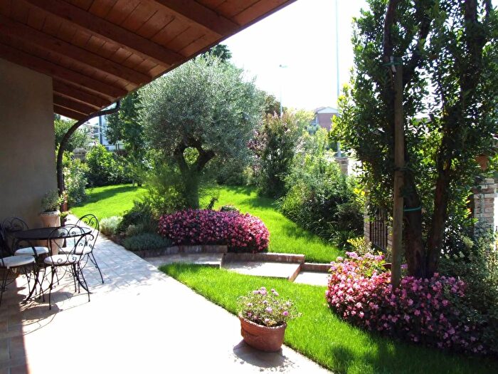 Casa con 6 locali in vendita in Bertinoro