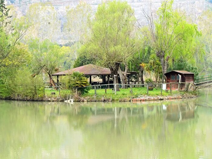 Casa con 15 locali in vendita in Via Ponte Pellegrino, Pontelatone