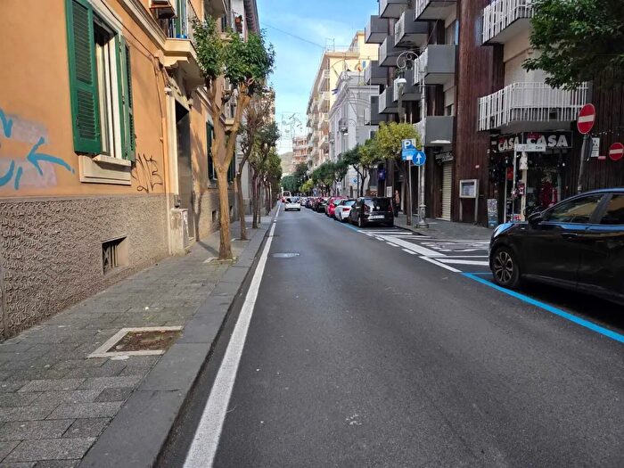 Appartamento quadrilocale in vendita in Via Zara, Salerno