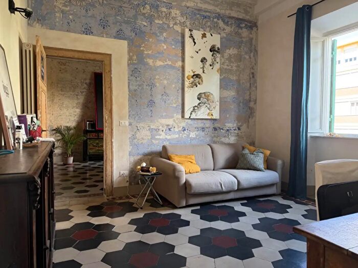Appartamento con 6 locali in vendita in Livorno