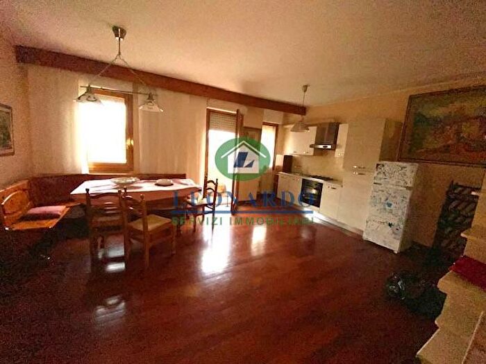 Casa con 5 locali in vendita in Massa E Cozzile