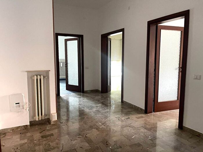 Appartamento con 6 locali in affitto in Viale Giugno, Spazzoli Medaglie D'Oro, Forlì
