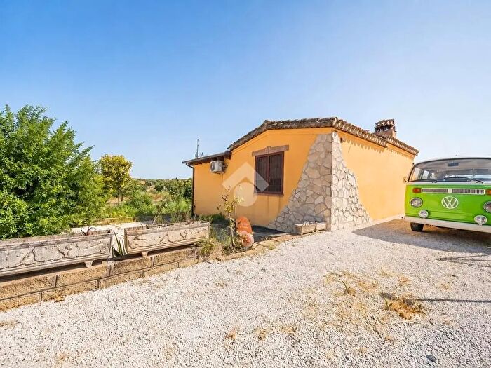 Casa trilocale in vendita in Via Cusano Mutri, Roma