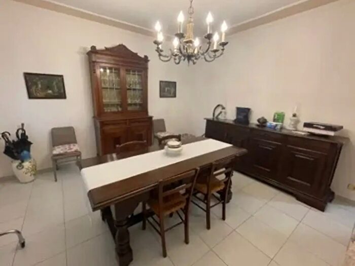 Appartamento quadrilocale in vendita in Via Wangen, Prato