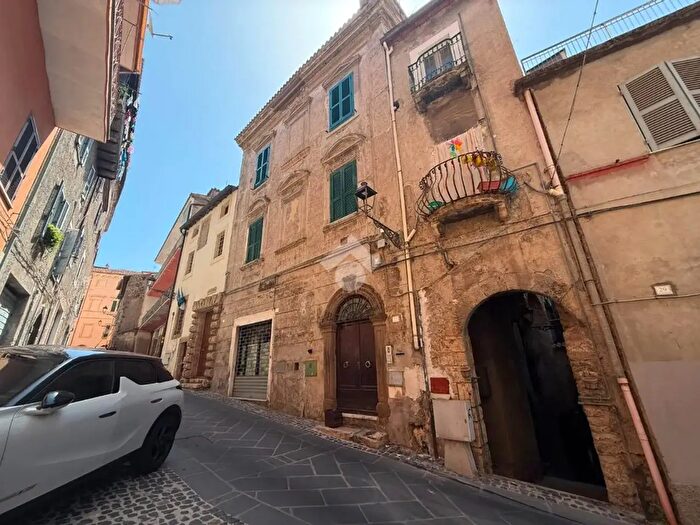Appartamento quadrilocale in affitto in Via Garibaldi, Anagni