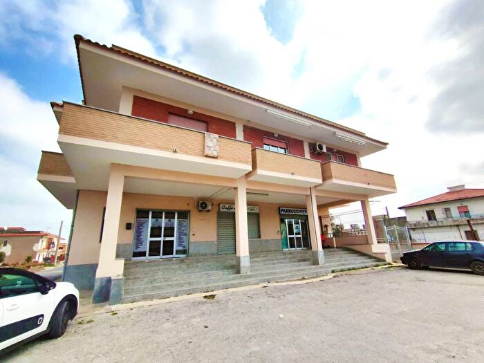 Appartamento trilocale in affitto in Strada Statale Domiziana, Baia Verde, Castel Volturno