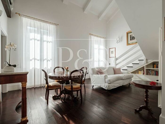 Appartamento con 6 locali in affitto in Via Vincenzo Sulis, Villanova, Cagliari